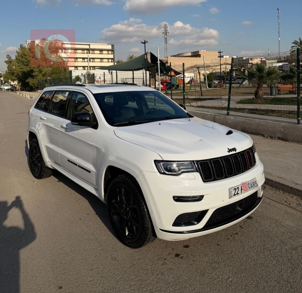 جیپ گراند شیرۆکی